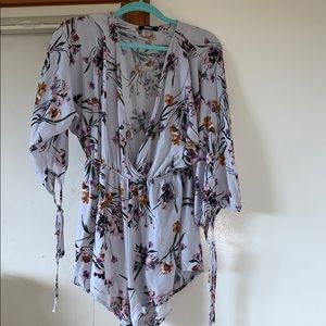 Floral purple long sleeve romper 🌷💐💜